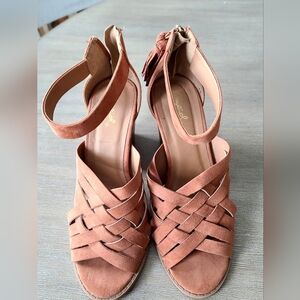Women's shoes